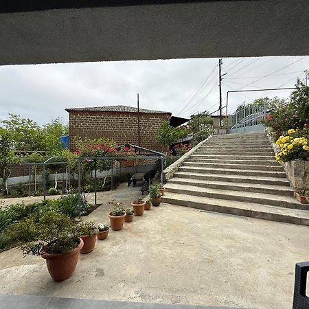 Guest House T&N Kutaisi Luaran gambar