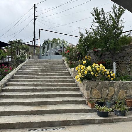Guest House T&N Kutaisi Luaran gambar