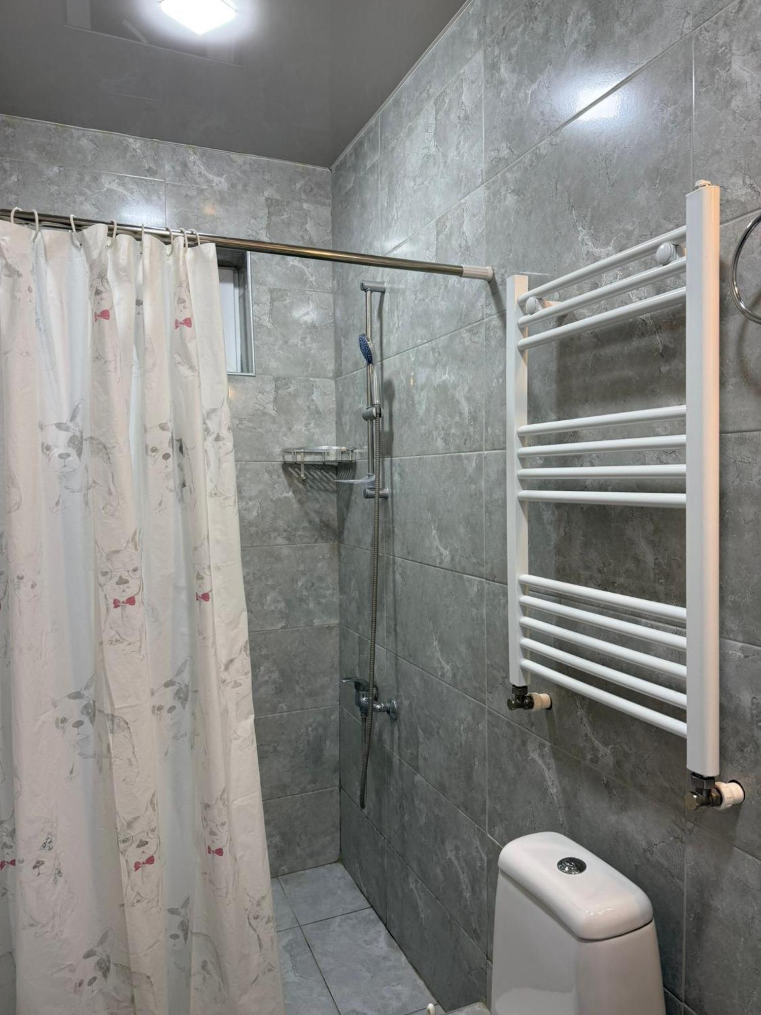 Guest House T&N Kutaisi Luaran gambar