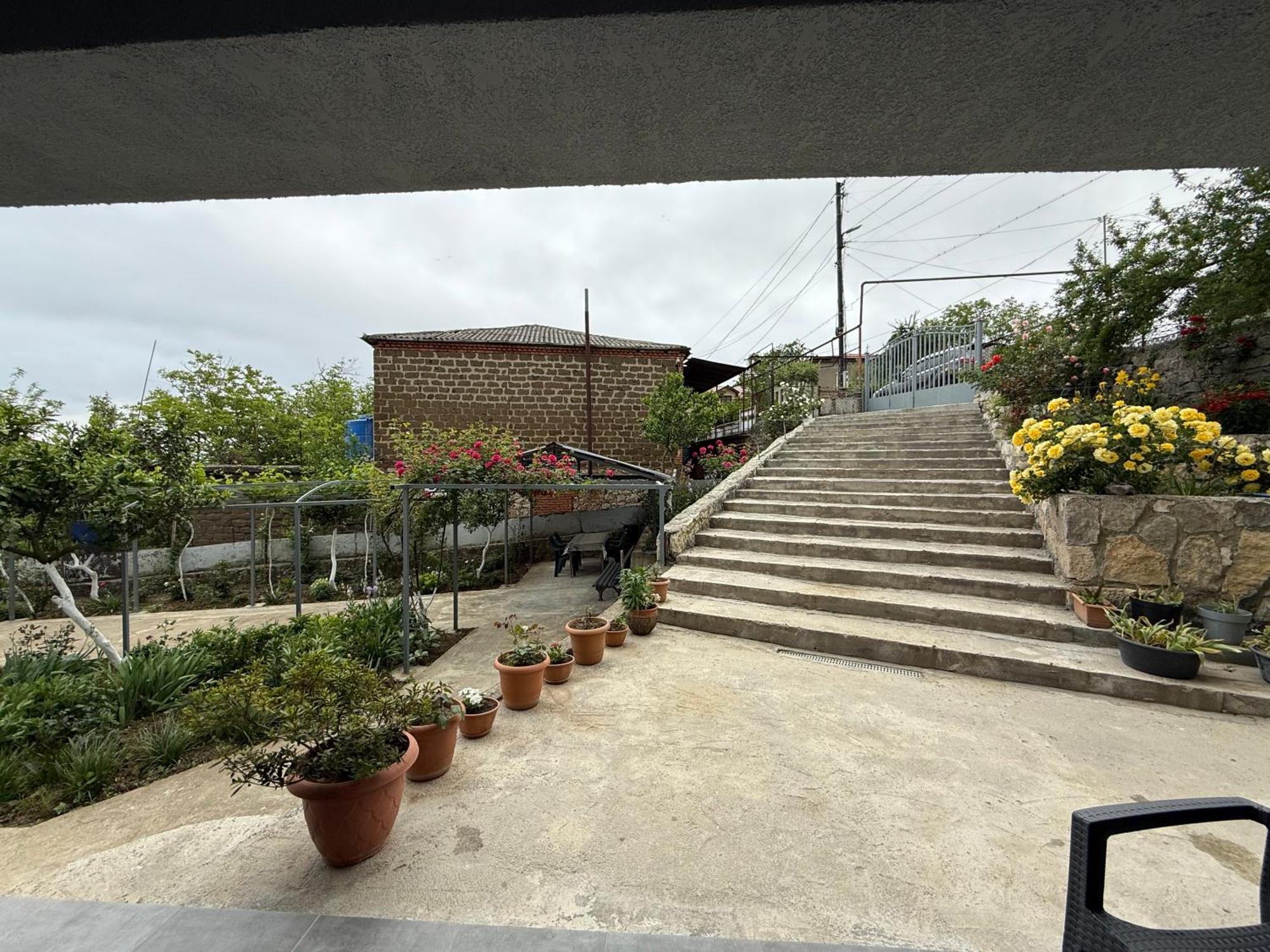 Guest House T&N Kutaisi Luaran gambar