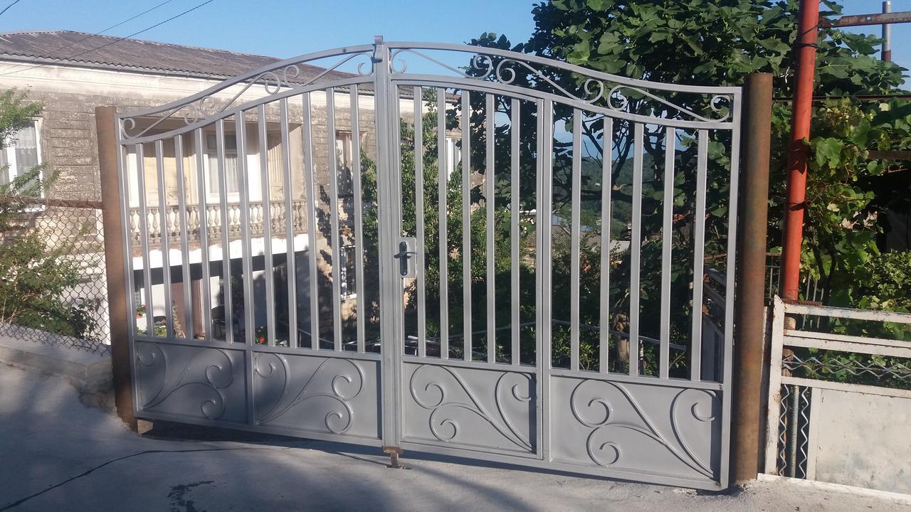 Guest House T&N Kutaisi Luaran gambar