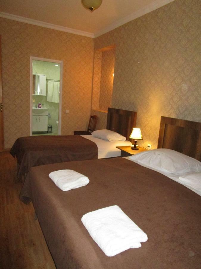 Guest House T&N Kutaisi Luaran gambar
